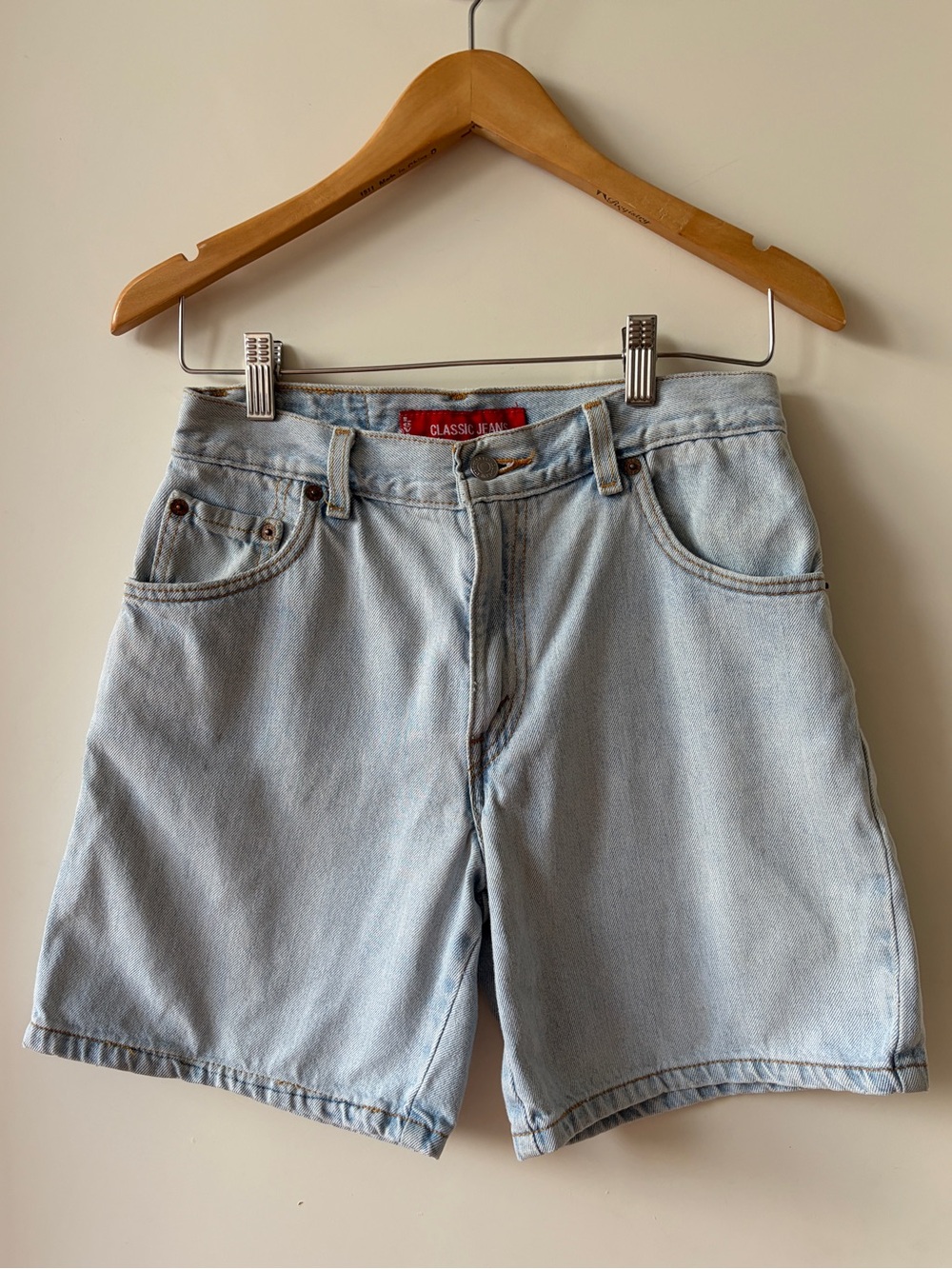 Levi's Classic Jeans 100% Cotton Classic Fit Light Wash Denim Jean Shorts size 6